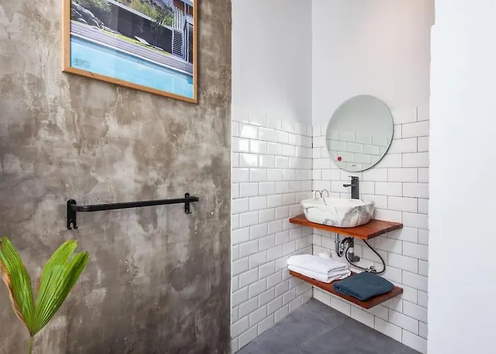 Canggu Tropical Pool Villa 6 Br * チャングー