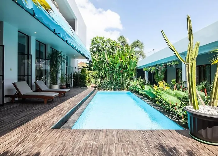 Canggu Tropical Pool Villa 6 Br