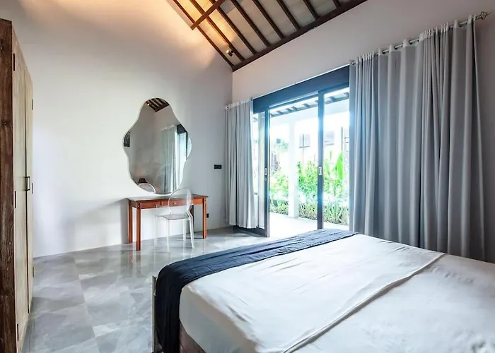 Canggu Tropical Pool Villa 6 Br * チャングー